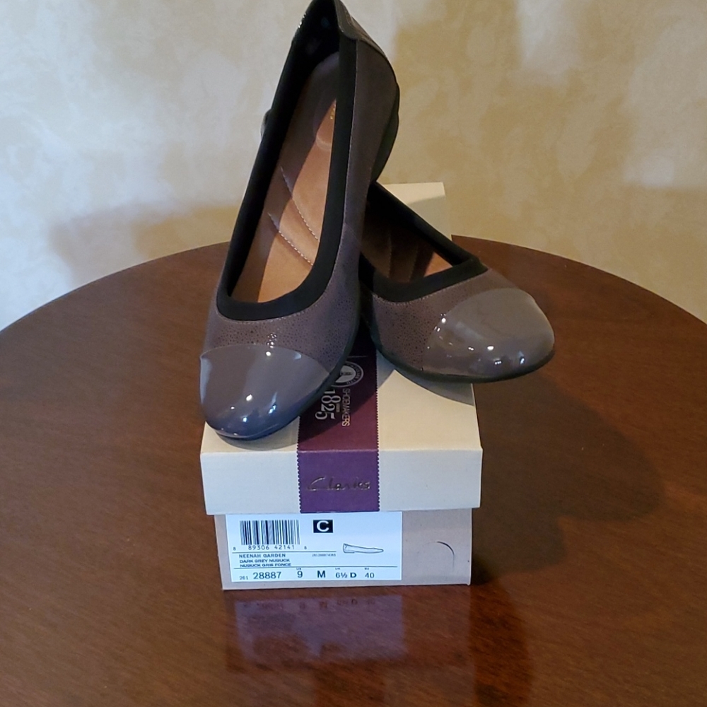Clarks Neenah Garden Dark Grey NWT size 9